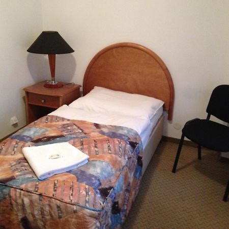 Hotel Chotol Horoměřice Εξωτερικό φωτογραφία