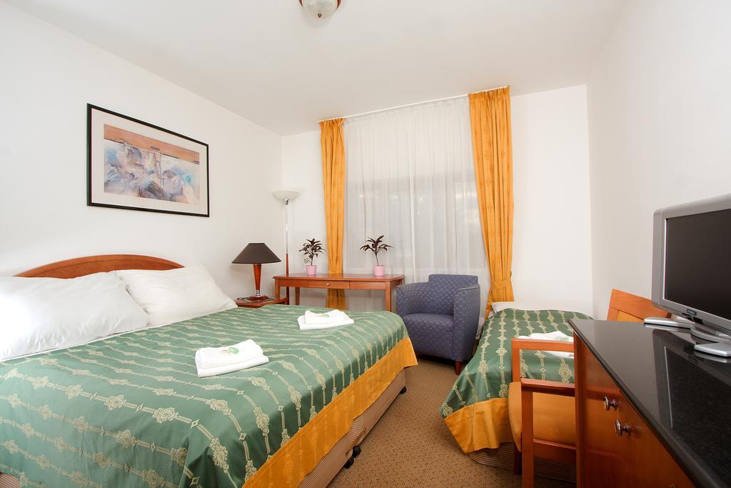 Hotel Chotol Horoměřice Δωμάτιο φωτογραφία